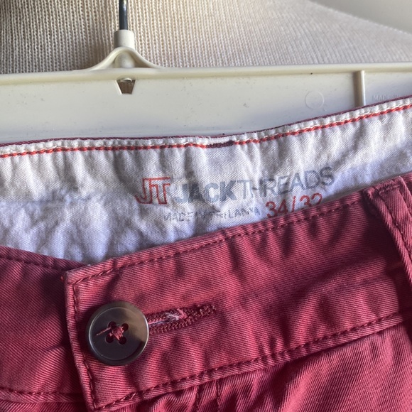 Red pants - Picture 2 of 4